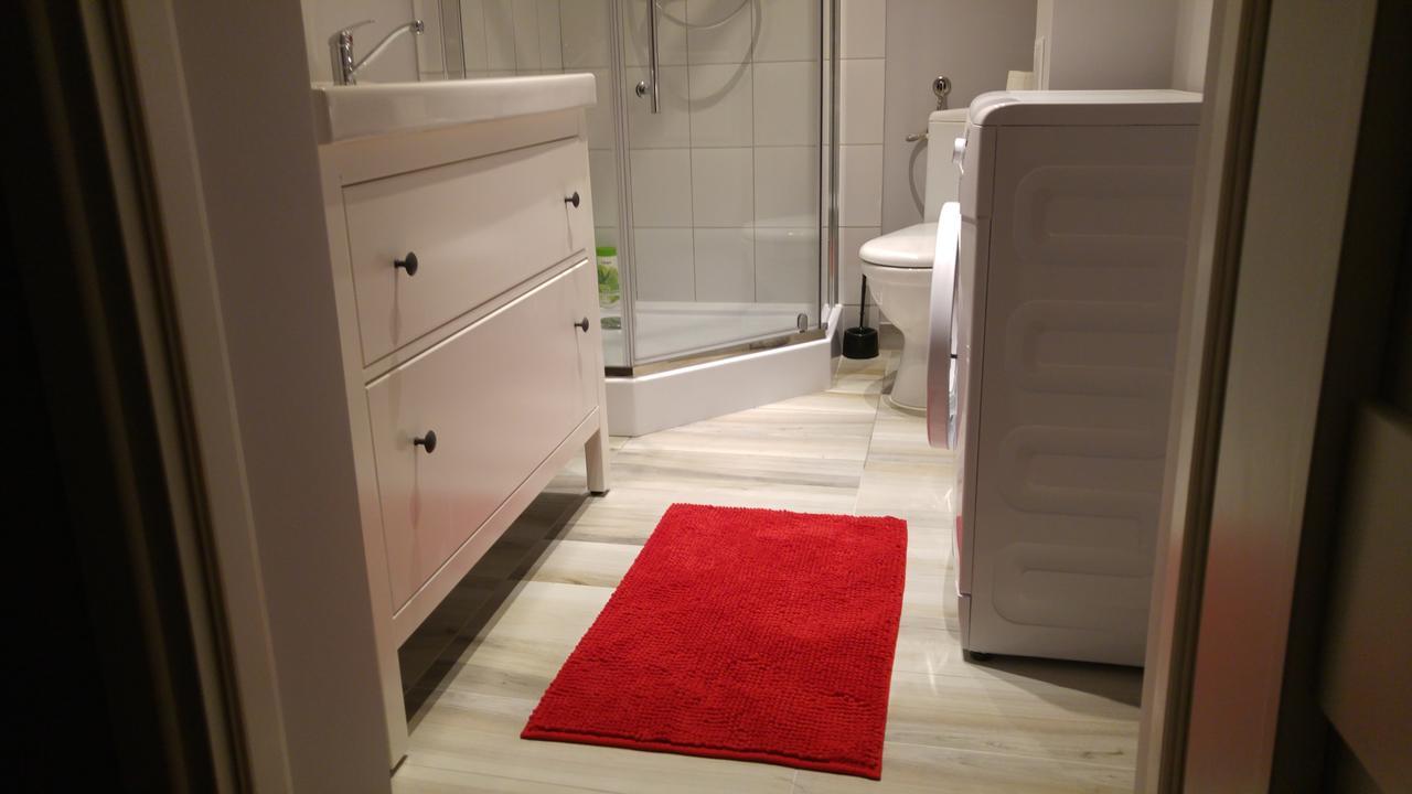 Rent0nline Niepodleglosci Rooms Metro Warschau Exterior foto